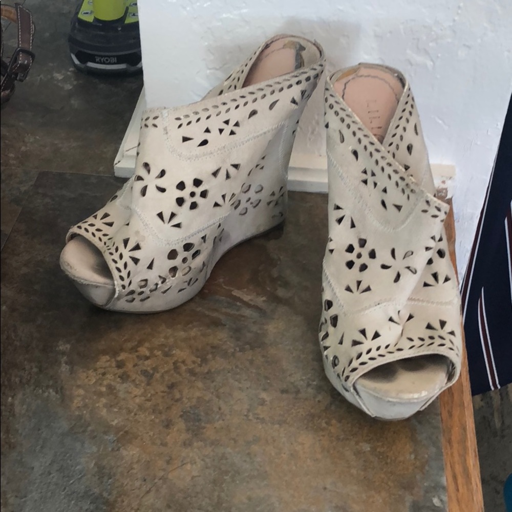 Open back platforms